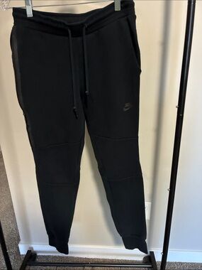 Nike Men's Black Jogger Sweatpants
